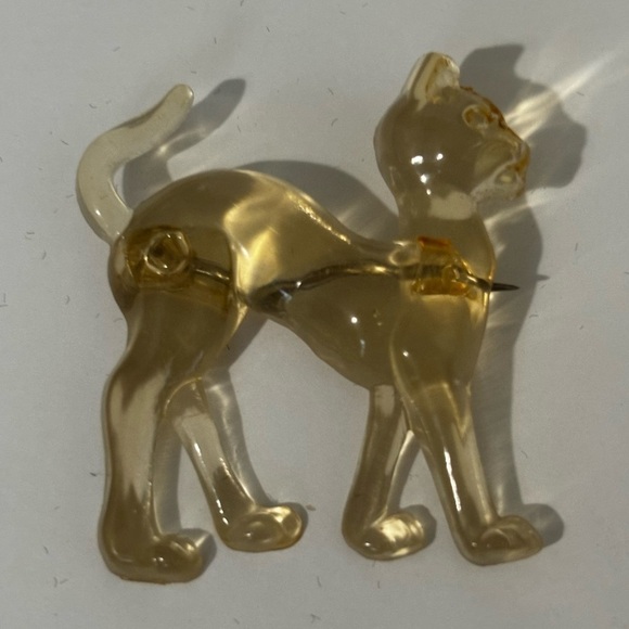 Jewelry - Vintage Lucite cat 1930’s clear yellow orange color